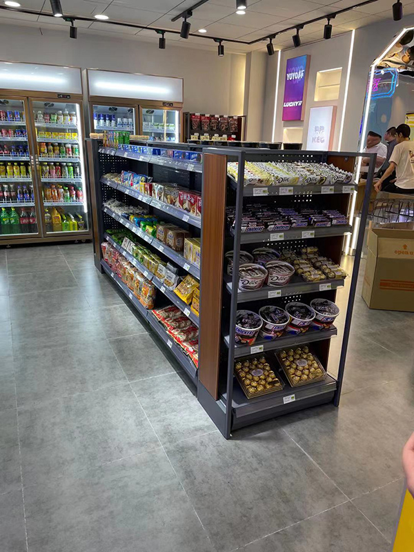 便利店货架